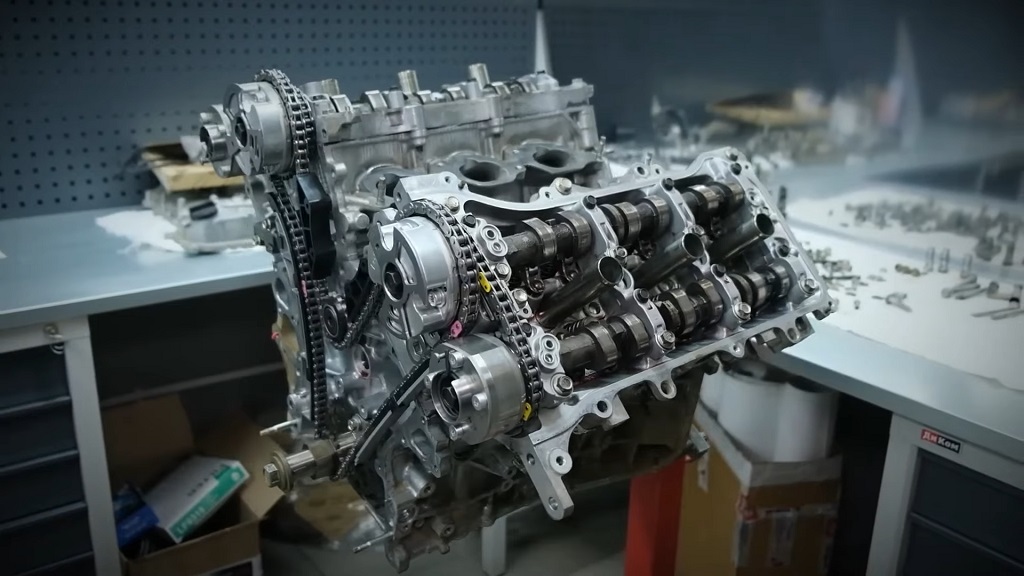 Toyota 1GR-FE 4.0-liter V6 engine in a truck/SUV bay